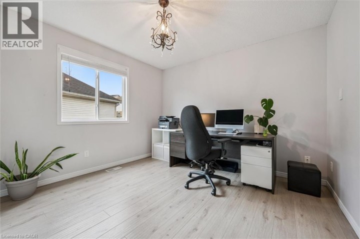 Photo 25 at 707 Commonwealth Crescent, Laurentian Hills / Country Hills W, Kitchener