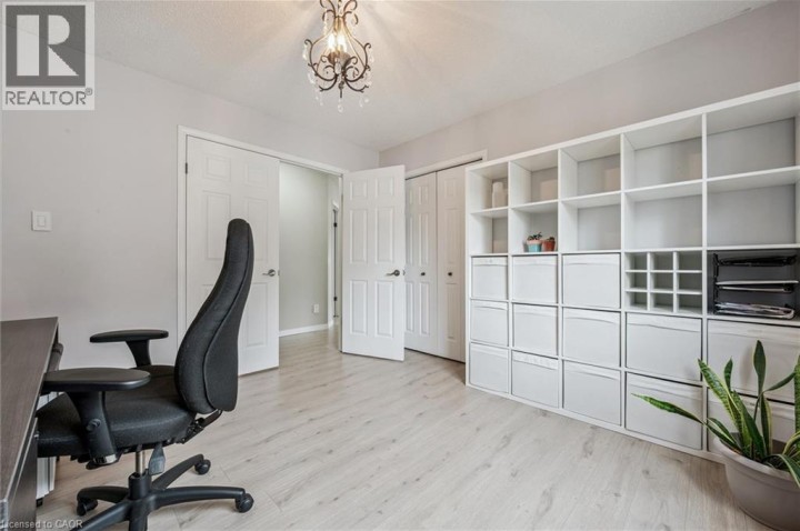 Photo 26 at 707 Commonwealth Crescent, Laurentian Hills / Country Hills W, Kitchener