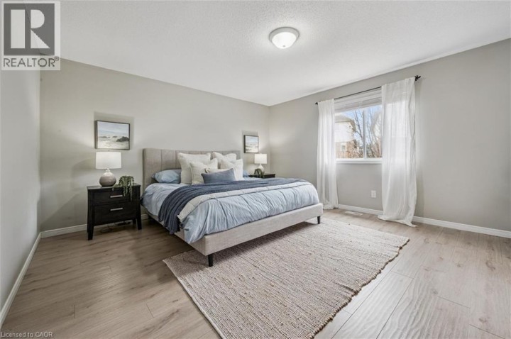 Photo 29 at 707 Commonwealth Crescent, Laurentian Hills / Country Hills W, Kitchener