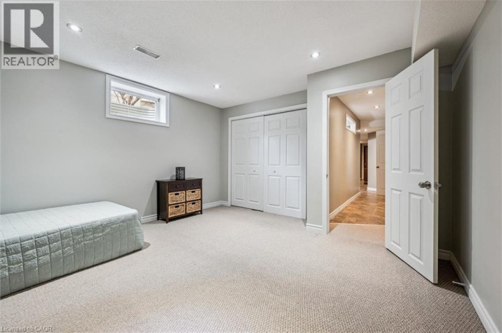 Photo 37 at 707 Commonwealth Crescent, Laurentian Hills / Country Hills W, Kitchener