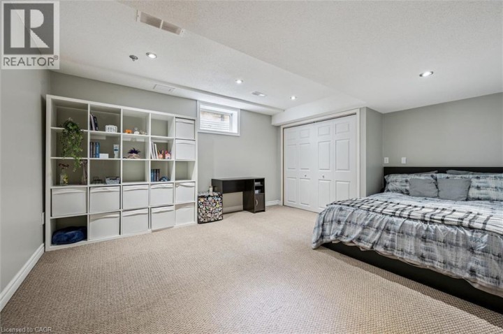 Photo 38 at 707 Commonwealth Crescent, Laurentian Hills / Country Hills W, Kitchener