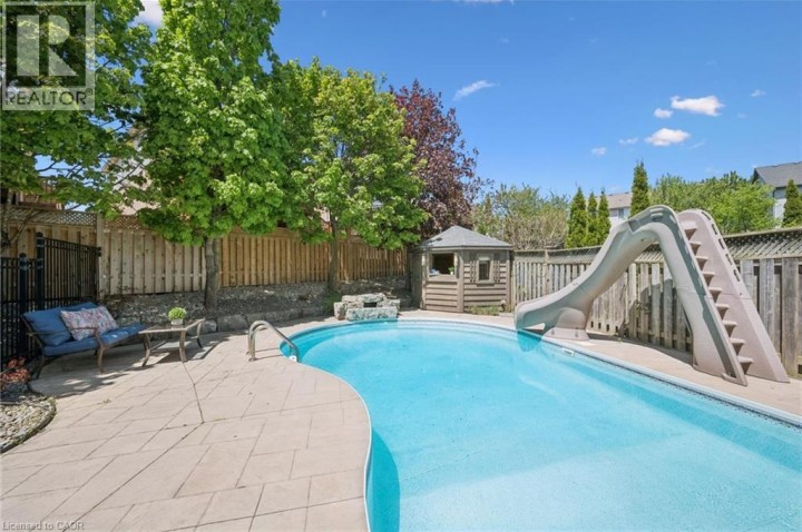 Photo 44 at 707 Commonwealth Crescent, Laurentian Hills / Country Hills W, Kitchener