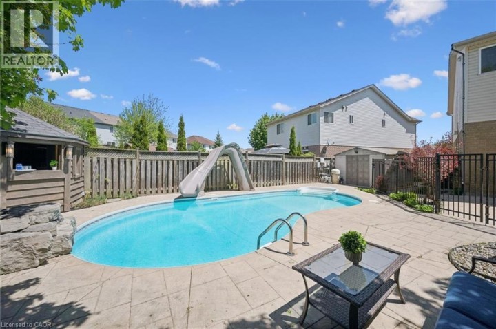 Photo 45 at 707 Commonwealth Crescent, Laurentian Hills / Country Hills W, Kitchener