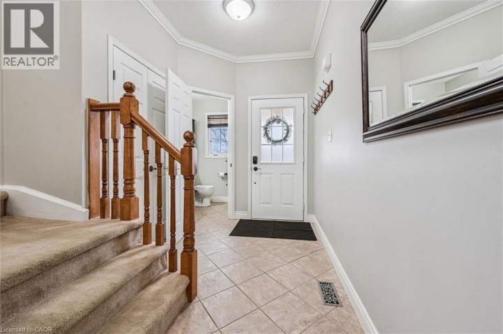 Photo 5 at 707 Commonwealth Crescent, Laurentian Hills / Country Hills W, Kitchener