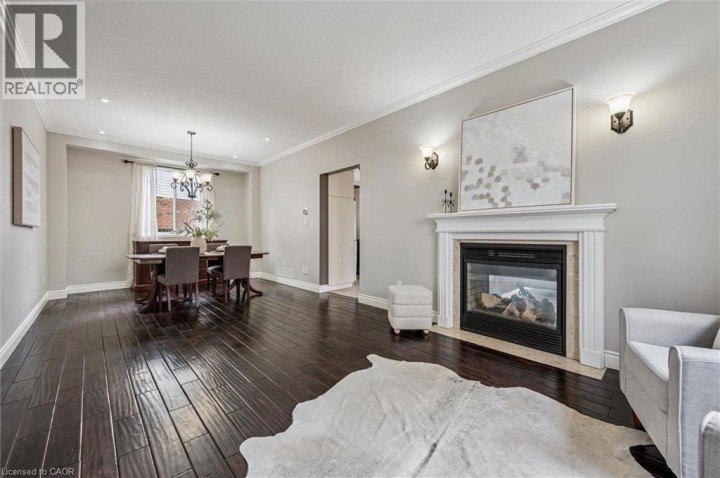 Photo 7 at 707 Commonwealth Crescent, Laurentian Hills / Country Hills W, Kitchener