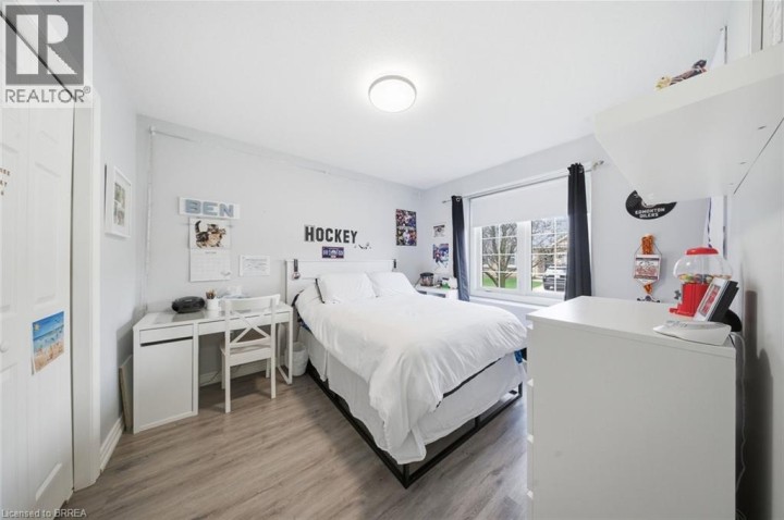 Photo 15 at 10 - 385 N Park Road, Brier Park, Brantford