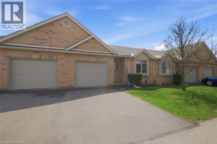 Photo 2 at 10 - 385 N Park Road, Brier Park, Brantford