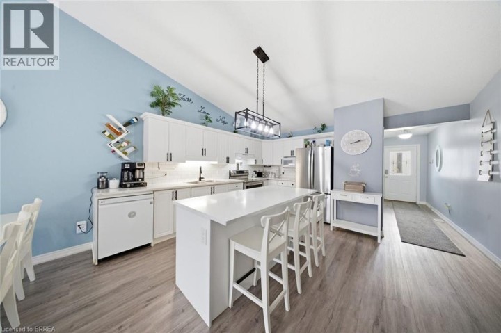 Photo 8 at 10 - 385 N Park Road, Brier Park, Brantford