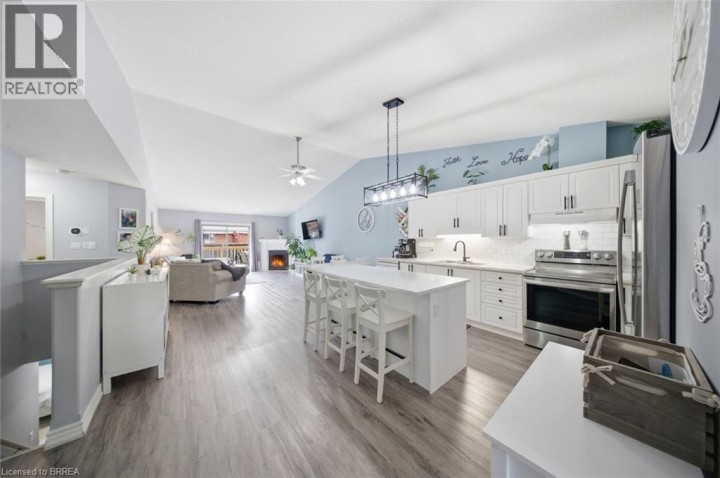 Photo 4 at 10 - 385 N Park Road, Brier Park, Brantford