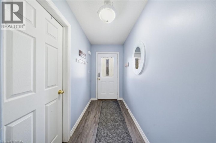 Photo 5 at 10 - 385 N Park Road, Brier Park, Brantford