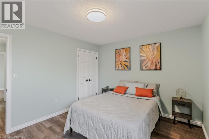 Photo 20 at 4 Dowden Avenue, Donegal / Mcguiness, Brantford
