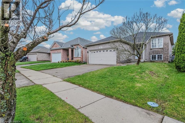 Photo 2 at 4 Dowden Avenue, Donegal / Mcguiness, Brantford