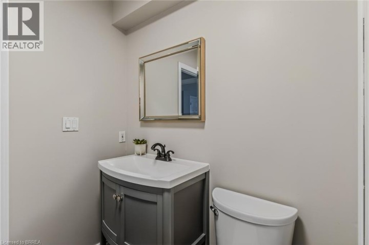 Photo 35 at 4 Dowden Avenue, Donegal / Mcguiness, Brantford