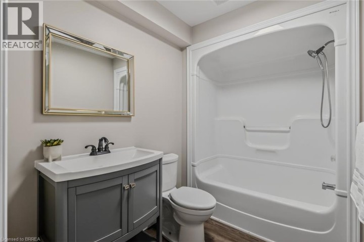 Photo 34 at 4 Dowden Avenue, Donegal / Mcguiness, Brantford