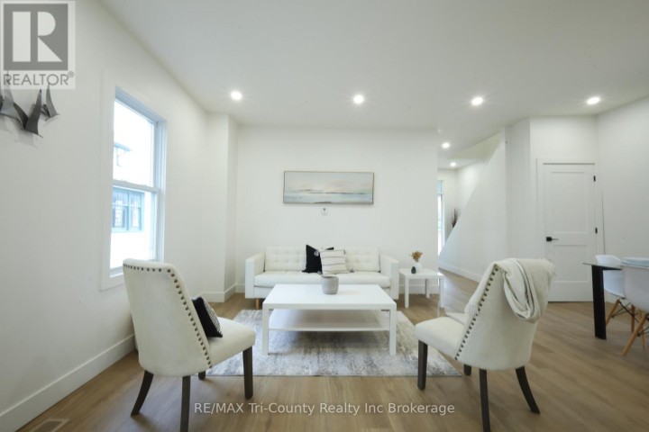 Photo 10 at 46 Balaclava Street, St. Thomas