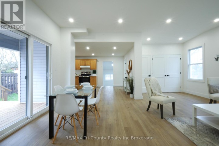 Photo 12 at 46 Balaclava Street, St. Thomas