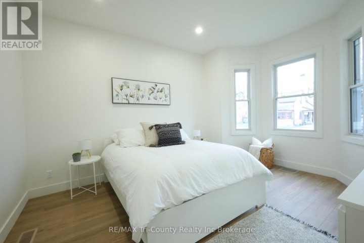 Photo 14 at 46 Balaclava Street, St. Thomas