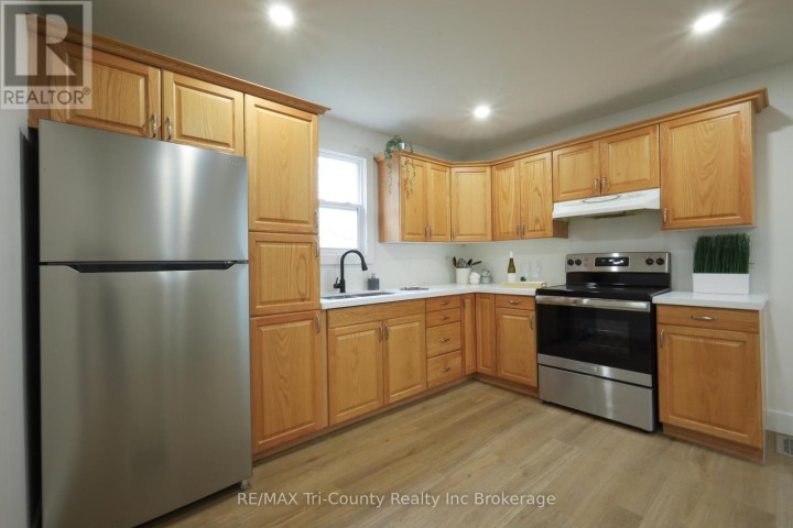 Photo 4 at 46 Balaclava Street, St. Thomas