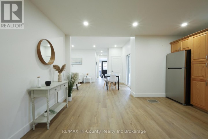 Photo 7 at 46 Balaclava Street, St. Thomas