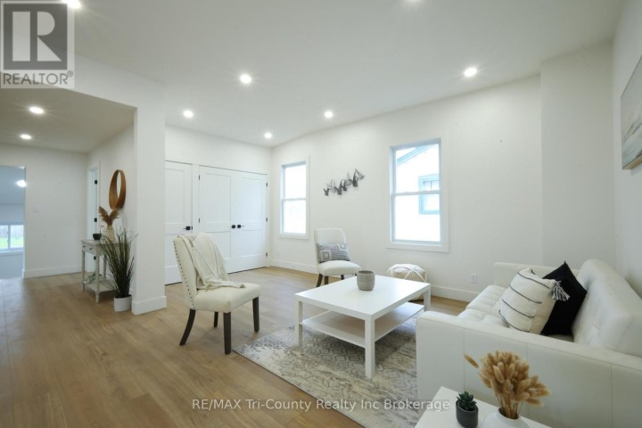 Photo 8 at 46 Balaclava Street, St. Thomas