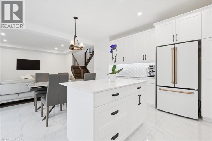 Photo 15 at 213 Fallowfield Drive, Alpine Village / Country Hills, Kitchener