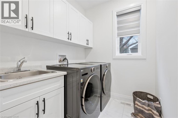 Photo 17 at 213 Fallowfield Drive, Alpine Village / Country Hills, Kitchener