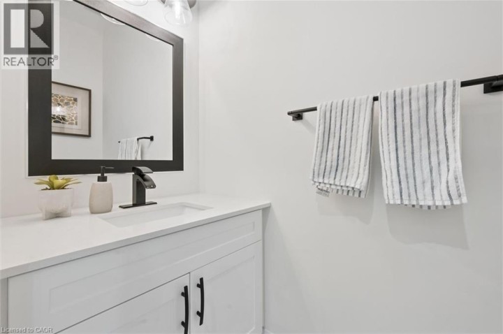 Photo 18 at 213 Fallowfield Drive, Alpine Village / Country Hills, Kitchener
