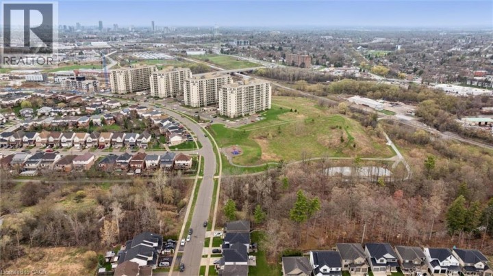 Photo 43 at 213 Fallowfield Drive, Alpine Village / Country Hills, Kitchener