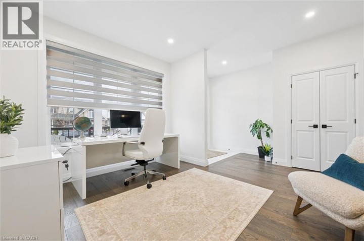 Photo 6 at 213 Fallowfield Drive, Alpine Village / Country Hills, Kitchener