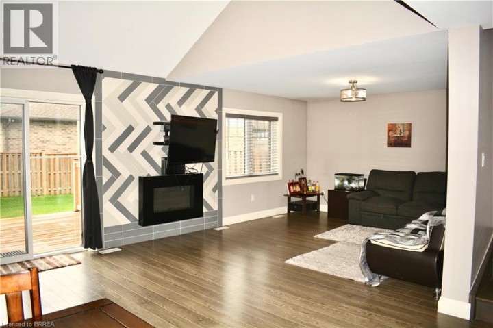 Photo 7 at 9 - 1 Chamberlain Avenue, Ingersoll - South, Ingersoll