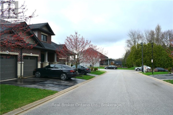 Photo 2 at 9 - 1 Chamberlain Avenue, Ingersoll - South, Ingersoll