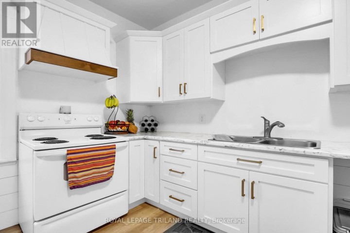Photo 14 at 86 Kains Street, St. Thomas