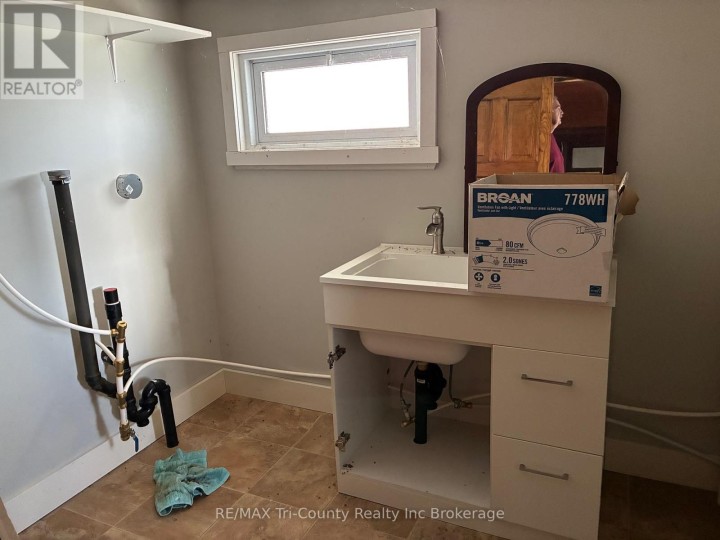 Photo 14 at 6 Bidwell Street, Tillsonburg