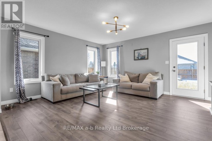 Photo 12 at 242 Wilson Avenue, Tillsonburg