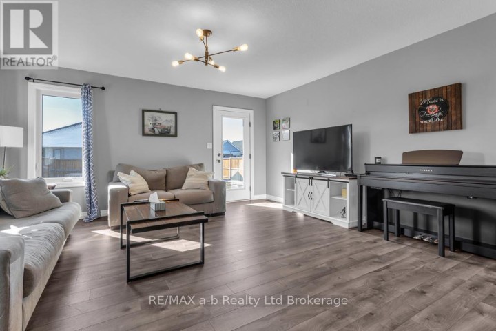 Photo 9 at 242 Wilson Avenue, Tillsonburg