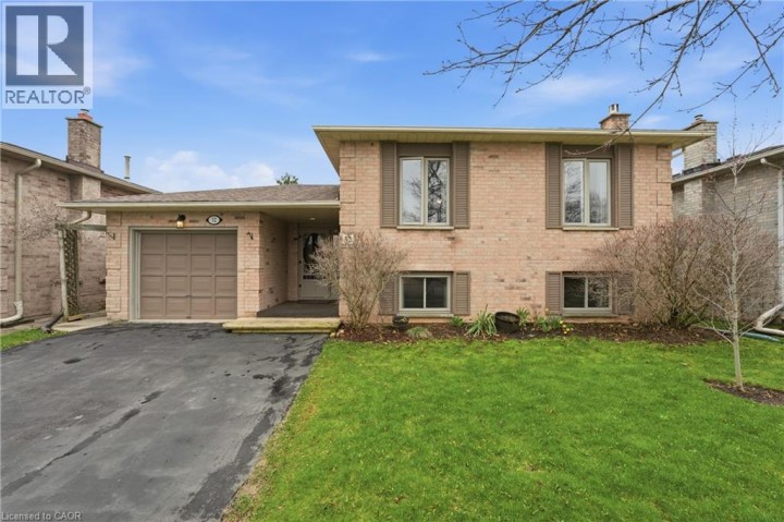 Photo 1 at 32 Hobart Crescent, Lynden Hills, Brantford