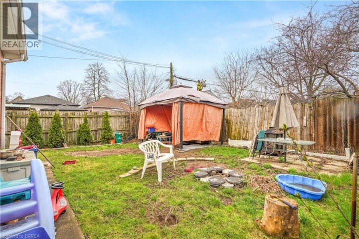 Photo 32 at 10 Henrietta Street, North Ward, Brantford