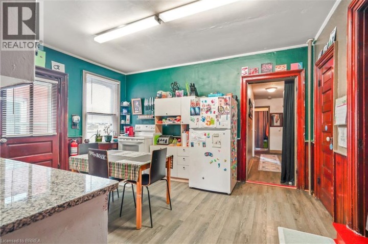 Photo 23 at 10 Henrietta Street, North Ward, Brantford