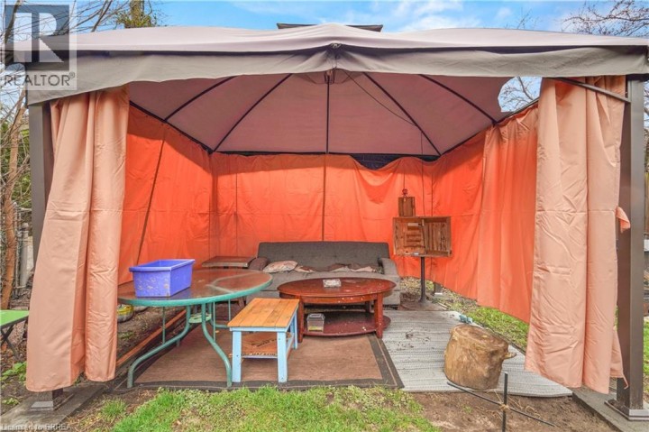 Photo 34 at 10 Henrietta Street, North Ward, Brantford