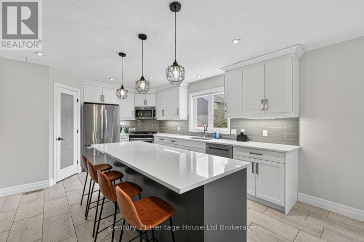 Photo 15 at 81 Graydon Drive, Mount Elgin, South-West Oxford