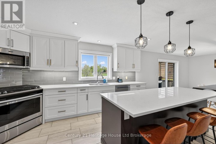 Photo 17 at 81 Graydon Drive, Mount Elgin, South-West Oxford