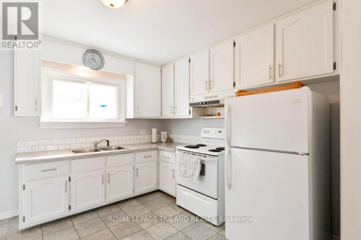 Photo 11 at 102 Steele Street, St. Thomas