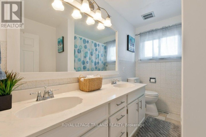 Photo 16 at 102 Steele Street, St. Thomas