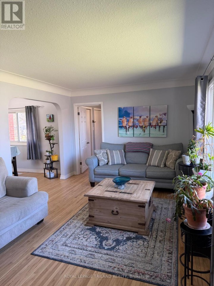 Photo 4 at 102 Steele Street, St. Thomas