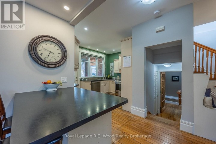 Photo 5 at 10 George Street, Tillsonburg