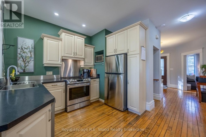 Photo 7 at 10 George Street, Tillsonburg