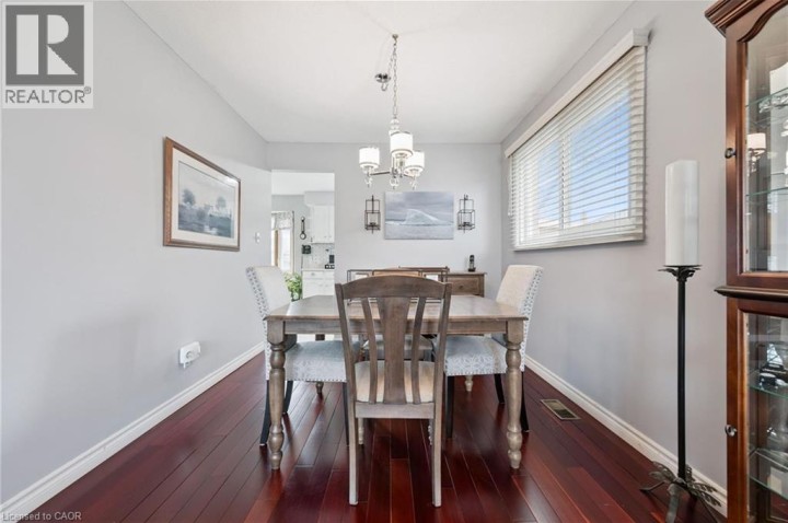 Photo 13 at 52 Tuerr Drive, Laurentian Hills / Country Hills W, Kitchener