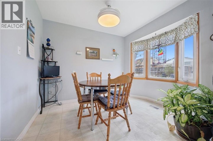 Photo 15 at 52 Tuerr Drive, Laurentian Hills / Country Hills W, Kitchener