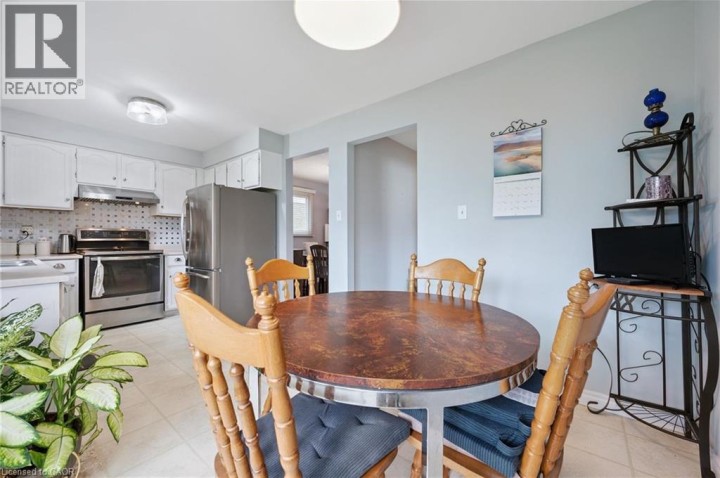 Photo 16 at 52 Tuerr Drive, Laurentian Hills / Country Hills W, Kitchener