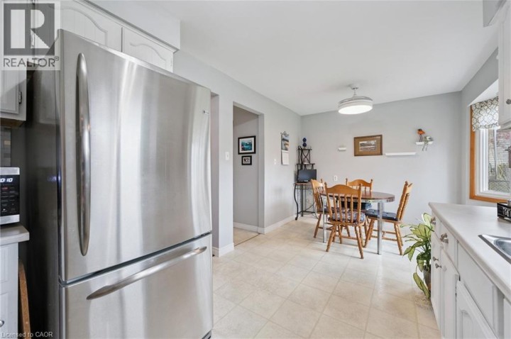 Photo 19 at 52 Tuerr Drive, Laurentian Hills / Country Hills W, Kitchener